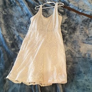 Great condition tan lace dress with brown belt